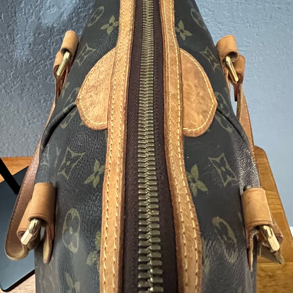 Authentic Louis Vuitton Palermo PM handbag - Picture 4 of 16